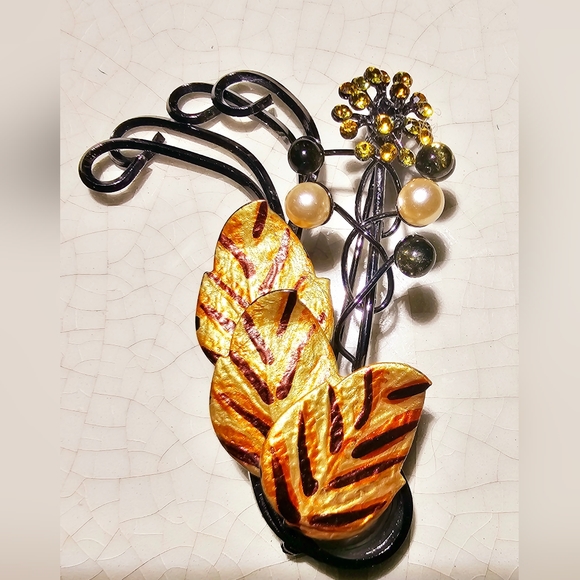 Unique wire work shades of brown leaves citrine Crystals pearl inset brooch - Picture 1 of 6